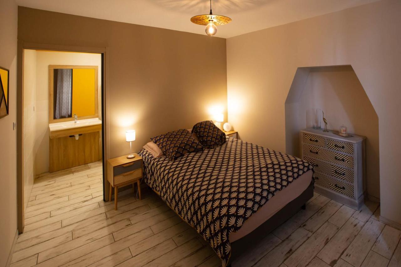 Au Bouchon Hotel Saint-Aigulin ภายนอก รูปภาพ