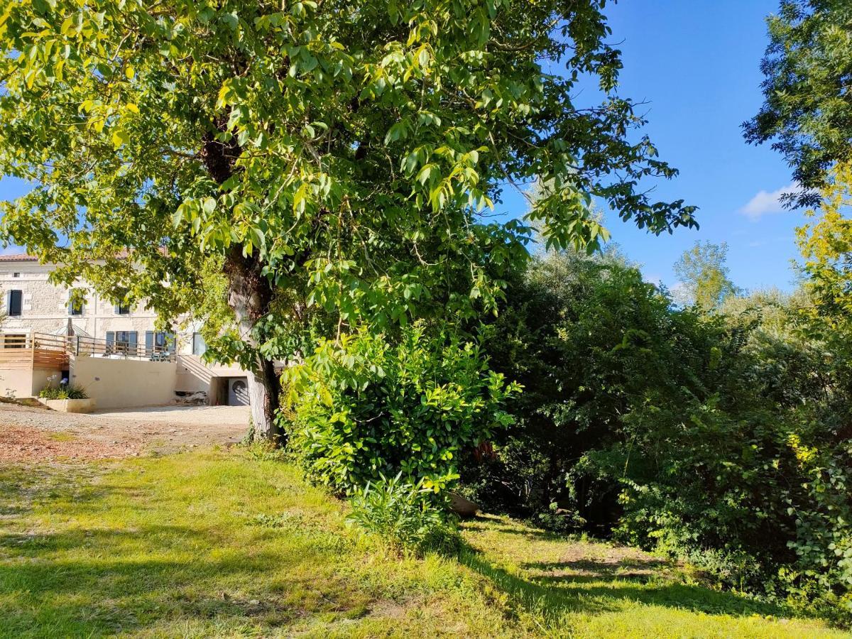 Au Bouchon Hotel Saint-Aigulin ภายนอก รูปภาพ